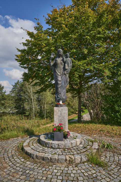 Gemeinde Altötting Landkreis Altötting B299 Inn Parkplatz Madonna (Dirschl Johann) Deutschland AÖ